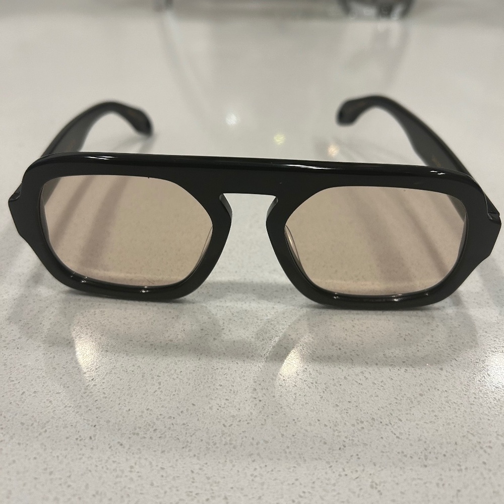 Elisa Johnson Jane sunglasses in gloss black